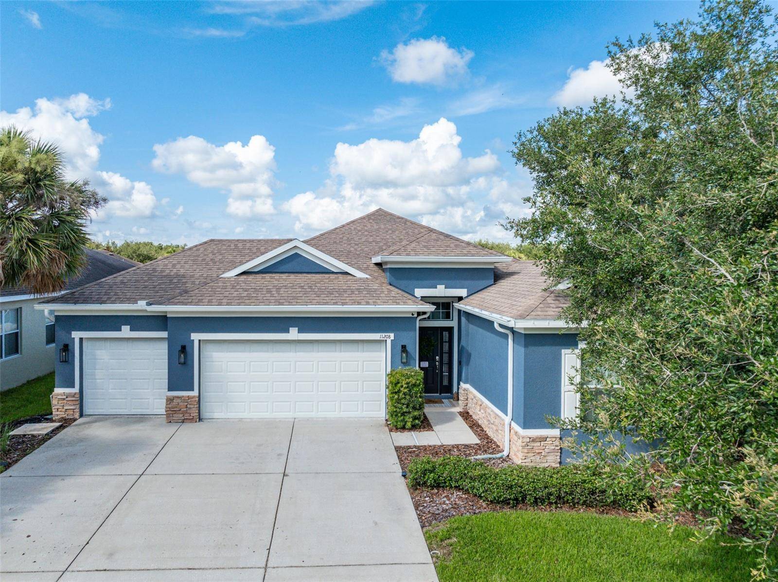 11208 WEMBLEY LANDING DR, Lithia, FL 33547