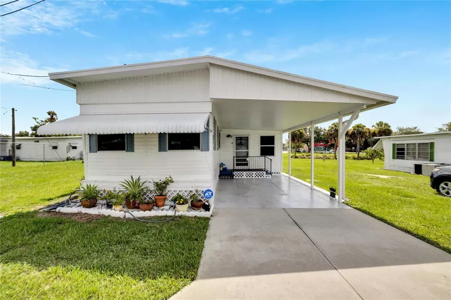 6132 HARRIET ST, Zephyrhills, FL 33542