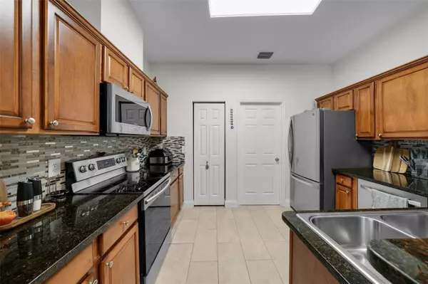 Clearwater, FL 33763,1885 PALM DR