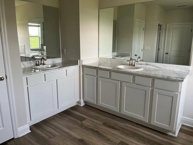Bradenton, FL 34212,908 160TH LN E