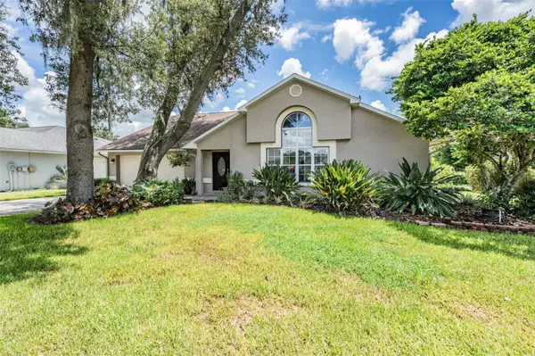 6536 NORTHLAKE DR, Zephyrhills, FL 33542
