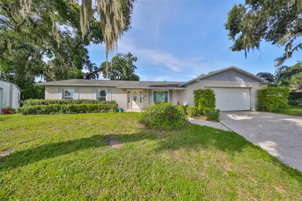 Seffner, FL 33584,301 CASTLE CIR