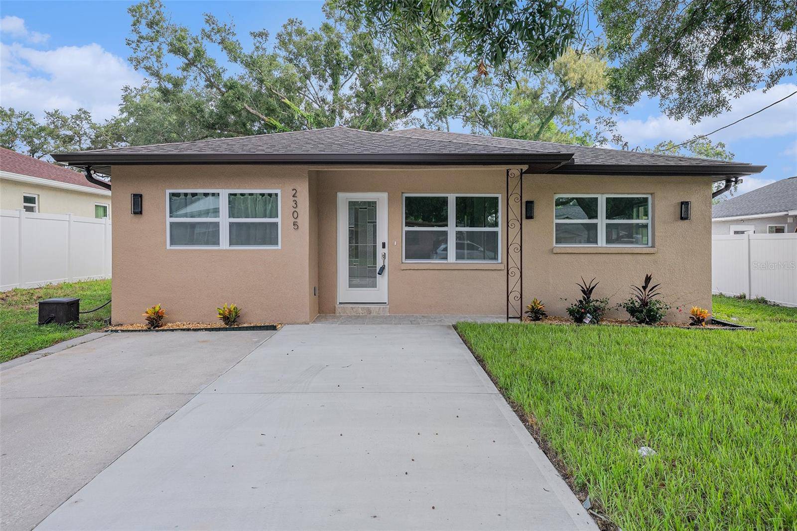 2305 W CLIFTON ST,  Tampa,  FL 33603