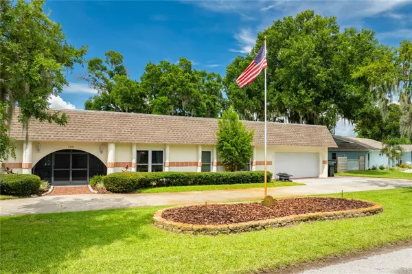 3744 E LAKE DR, Land O Lakes, FL 34639