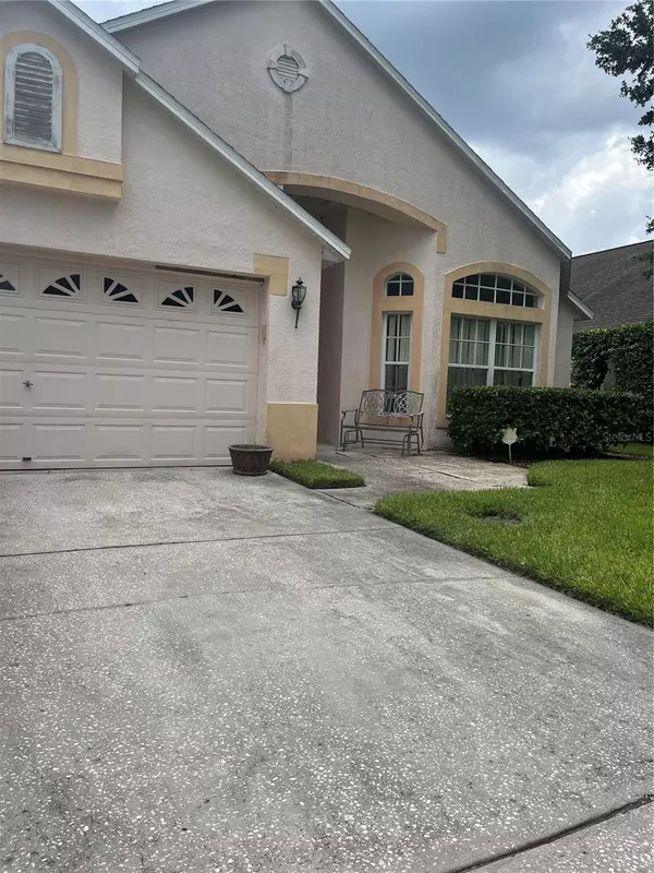 1324 MAXIMILIAN DR, Wesley Chapel, FL 33543