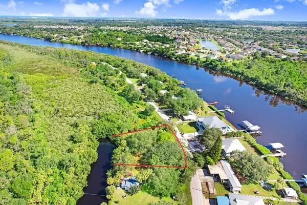 Ruskin, FL 33570,2519 RIVER BEND DR