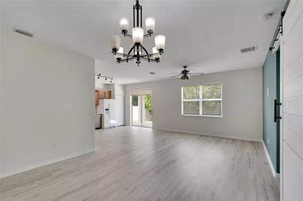 Ruskin, FL 33570,506 POWDER VIEW DR