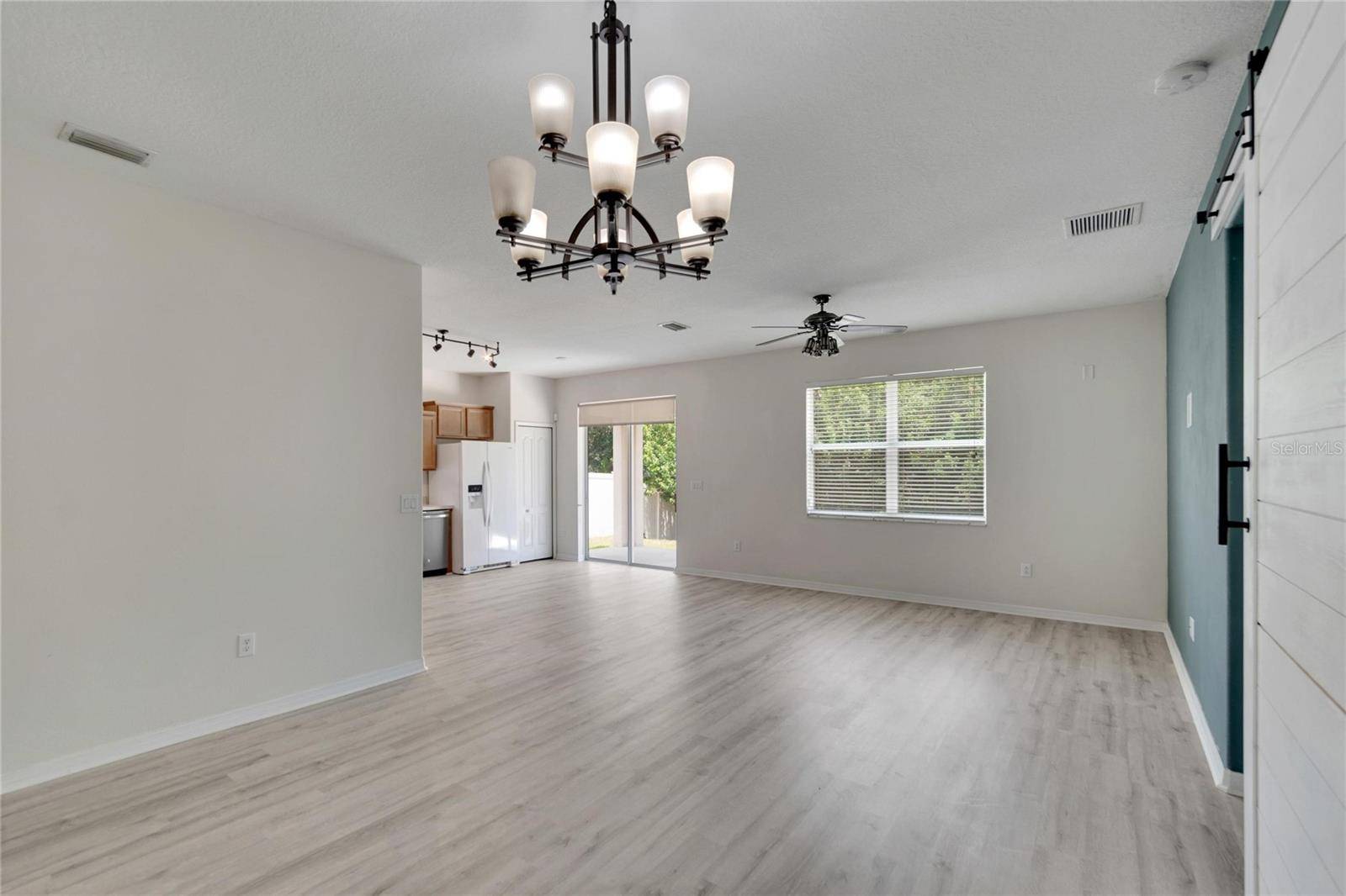 Ruskin, FL 33570,506 POWDER VIEW DR