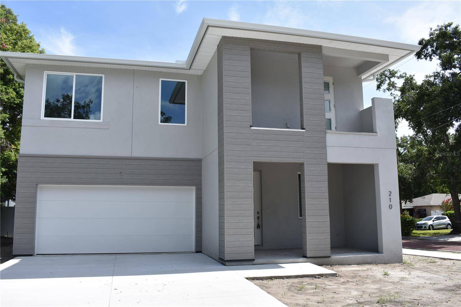 Tampa, FL 33603,210 E JANETTE AVE