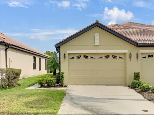 227 MYSTIC FALLS DR, Apollo Beach, FL 33572