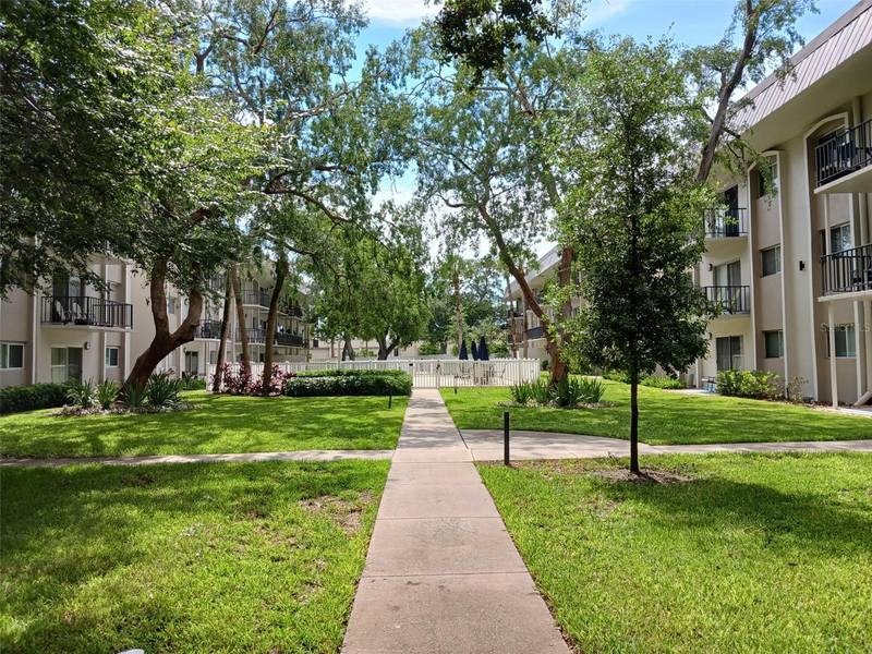 4606 W GRAY ST #110, Tampa, FL 33609