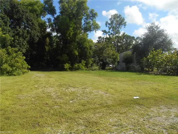 Lehigh Acres, FL 33976,3406 25TH ST SW #7