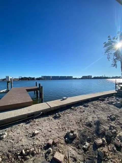 Redington Shores, FL 33708,857 180TH AVE E