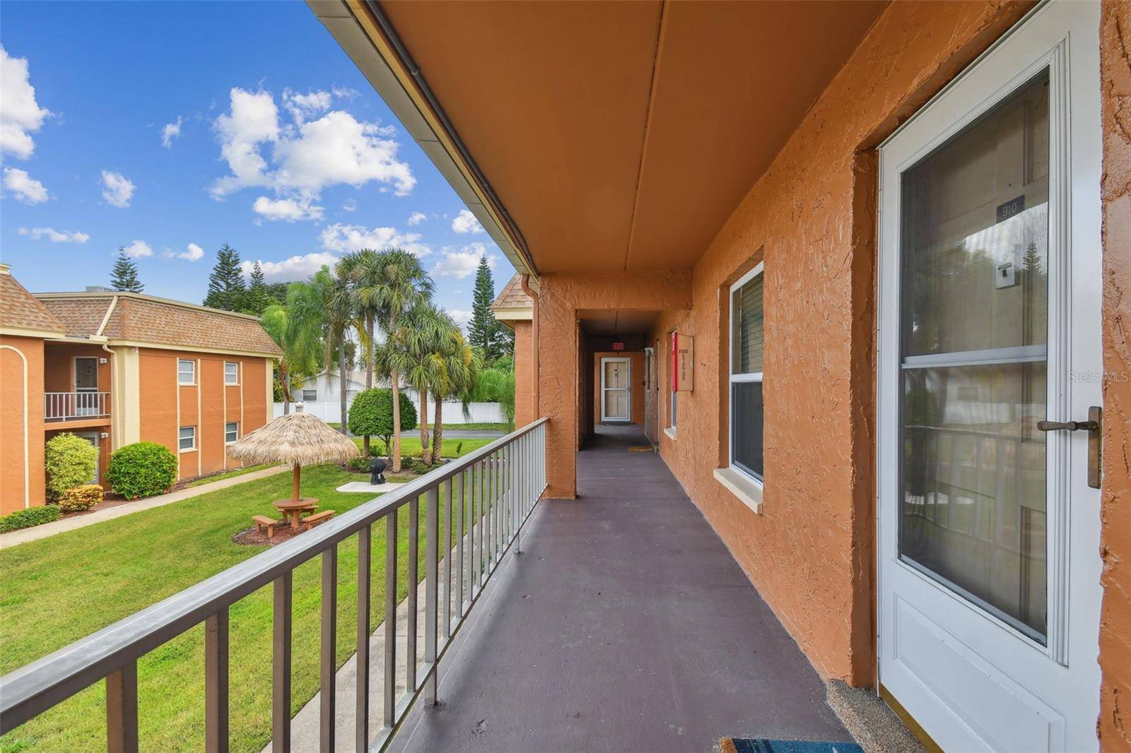 Largo, FL 33774,12760 INDIAN ROCKS RD #910