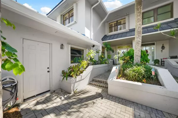 St Petersburg, FL 33702,1661 WATERMARK CIR NE #C