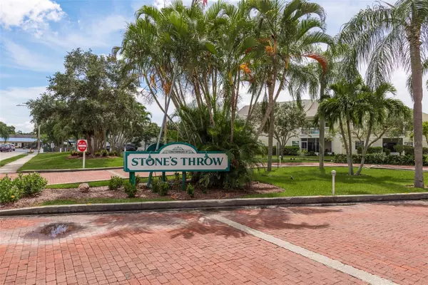 Saint Petersburg, FL 33710,6825 STONES THROW CIR N #1206