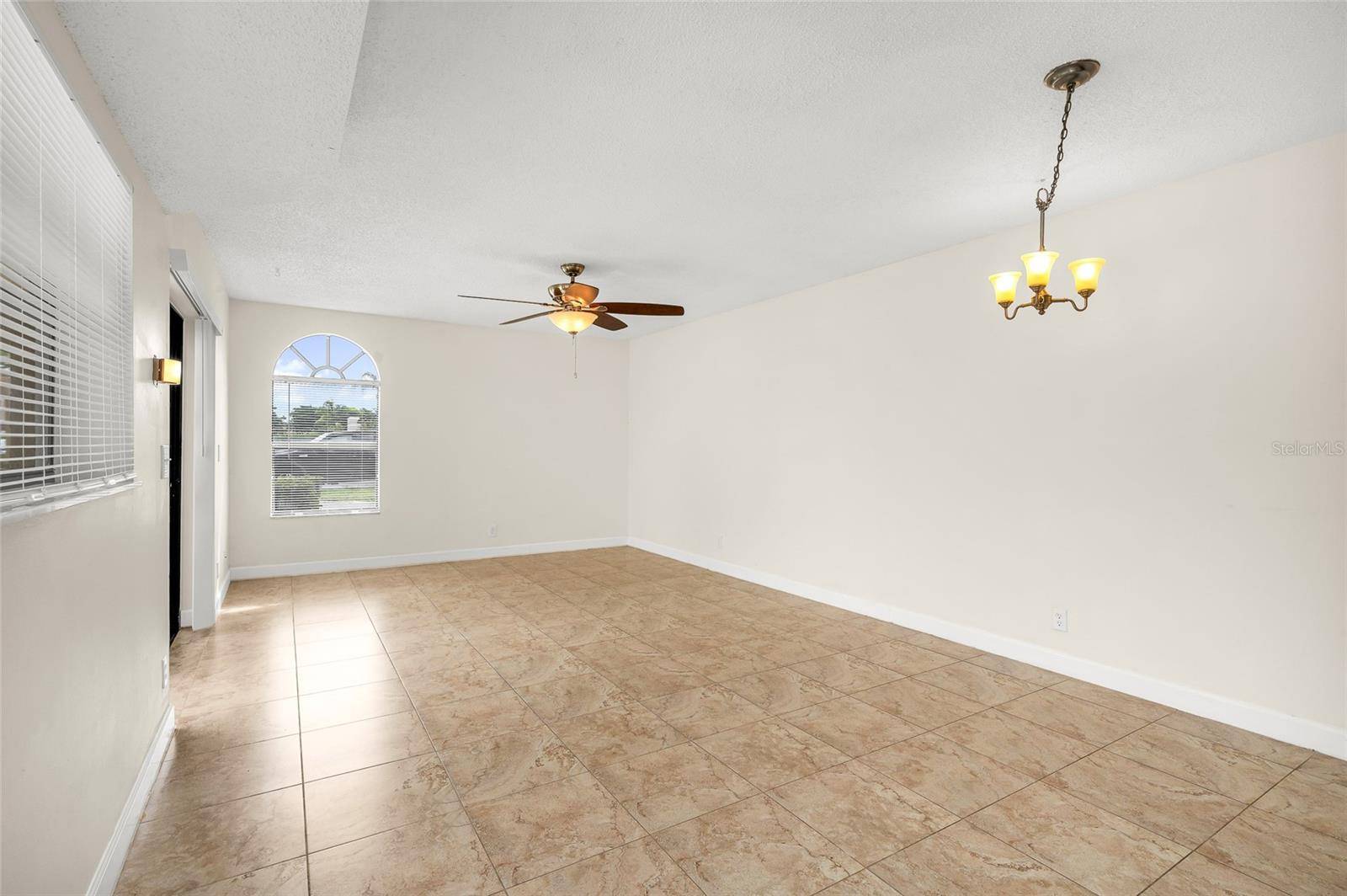 Delray Beach, FL 33445,4075 VILLAGE DR #B