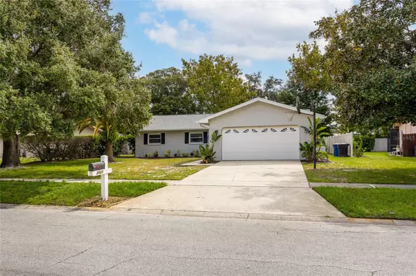 2523 CYPRESS BEND DR W,  Clearwater,  FL 33761