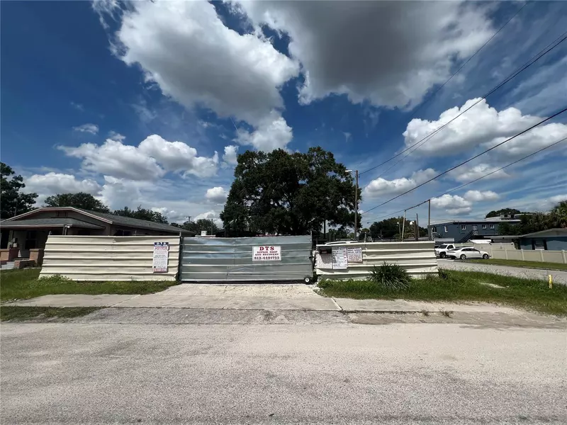 1901 W SAINT JOSEPH ST, Tampa, FL 33607