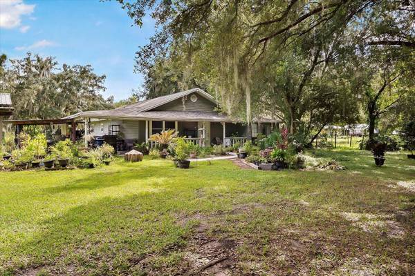 1223 W COUNTY LINE RD,  Zephyrhills,  FL 33540