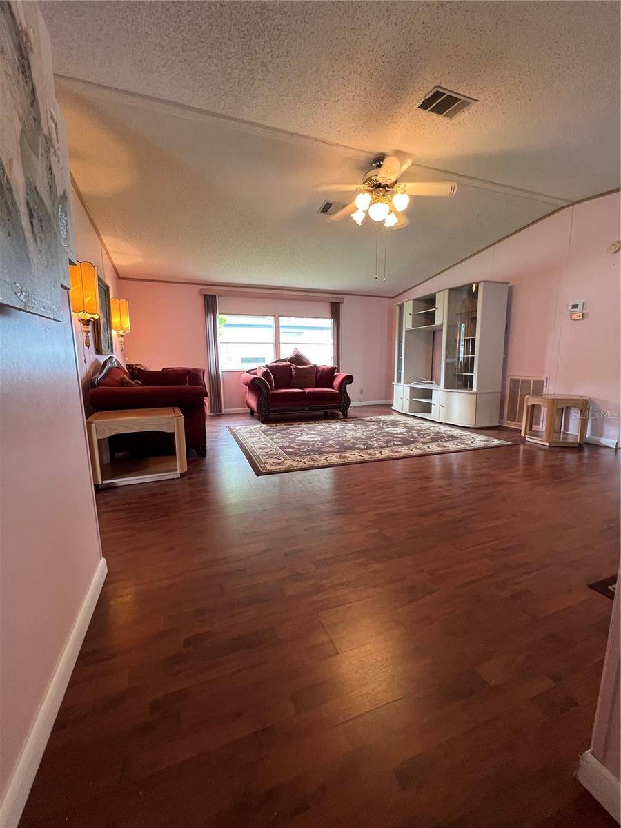 Largo, FL 33771,1001 STARKEY RD #355