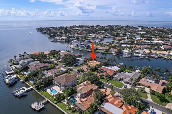 Saint Petersburg, FL 33703,2250 MERMAID PT NE