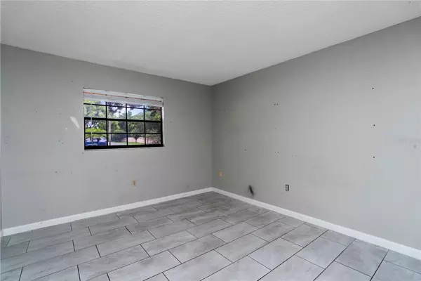 Largo, FL 33778,13250 RIDGE RD #1-2