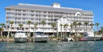 445 HAMDEN DR #505, Clearwater Beach, FL 33767