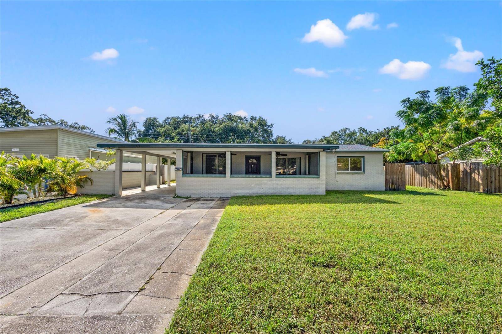 7474 ORGANDY DR N, St Petersburg, FL 33702