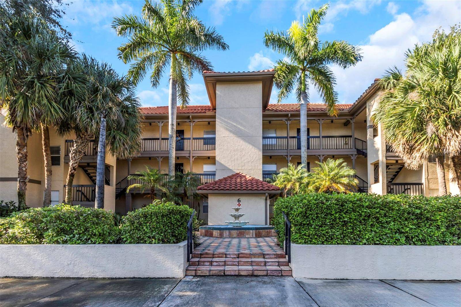 Clearwater, FL 33762,2400 FEATHER SOUND DR #623