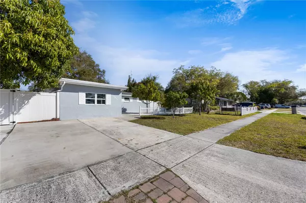 5837 92ND AVE N, Pinellas Park, FL 33782