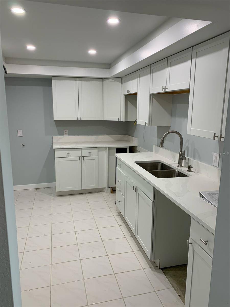 Clearwater, FL 33767,255 DOLPHIN PT #809