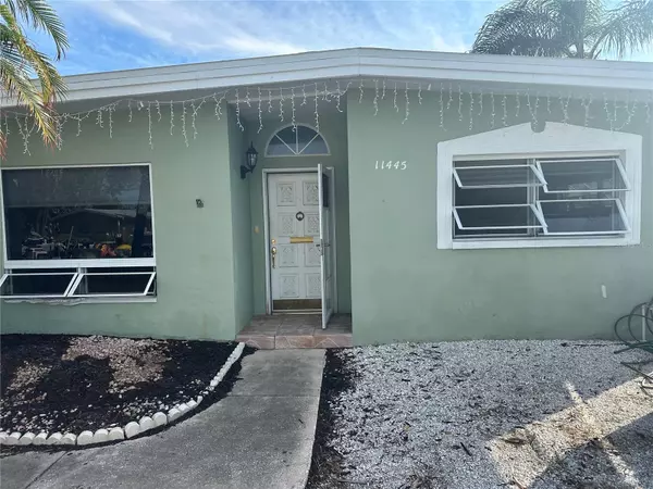 11445 5TH ST E, Treasure Island, FL 33706