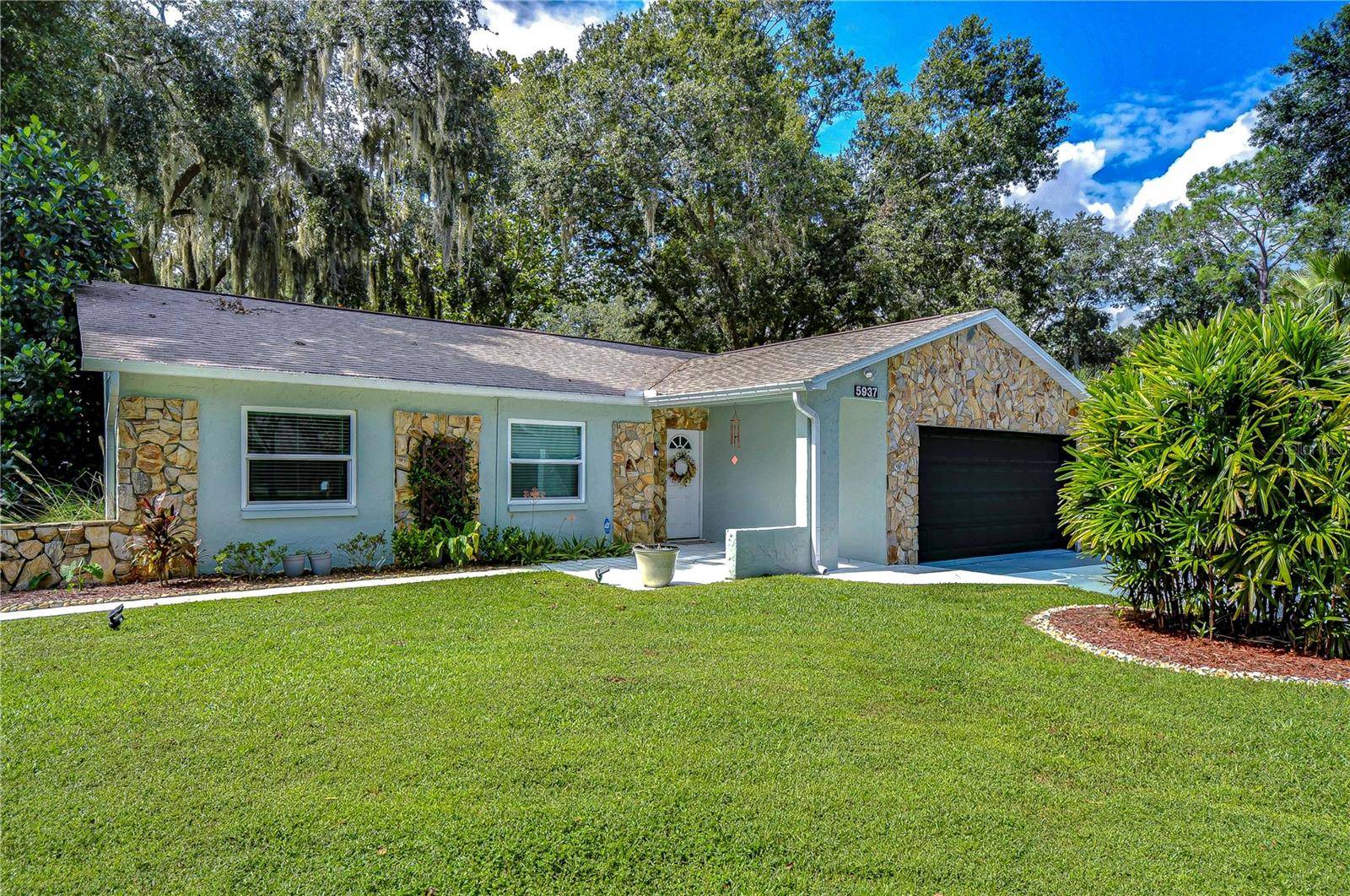 5937 CAROLINE DR, Wesley Chapel, FL 33545