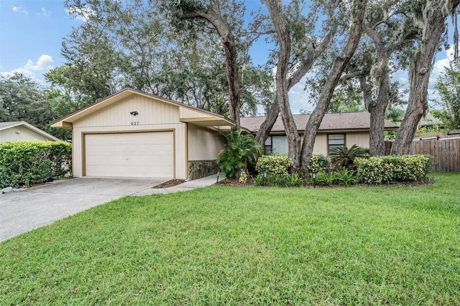 627 TIMBER LN, Tarpon Springs, FL 34689