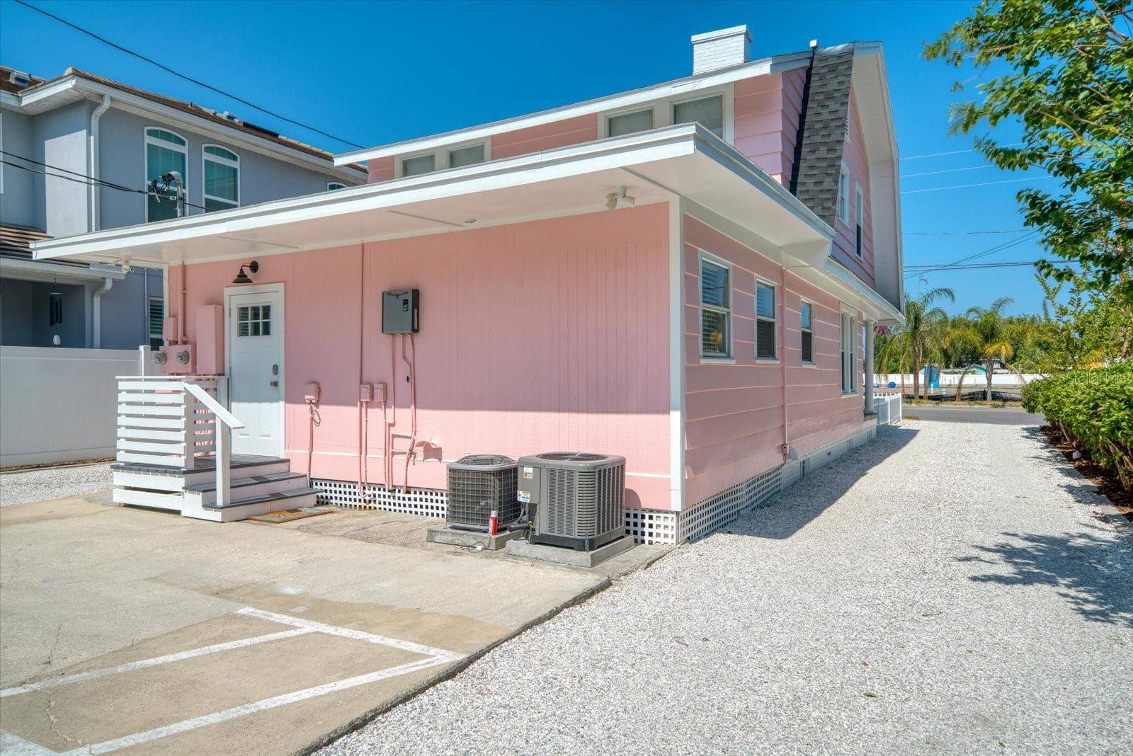 Dunedin, FL 34698,963 HIGHLAND AVE