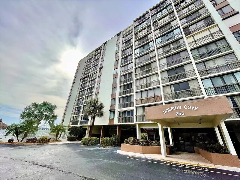 255 DOLPHIN PT #909, Clearwater Beach, FL 33767