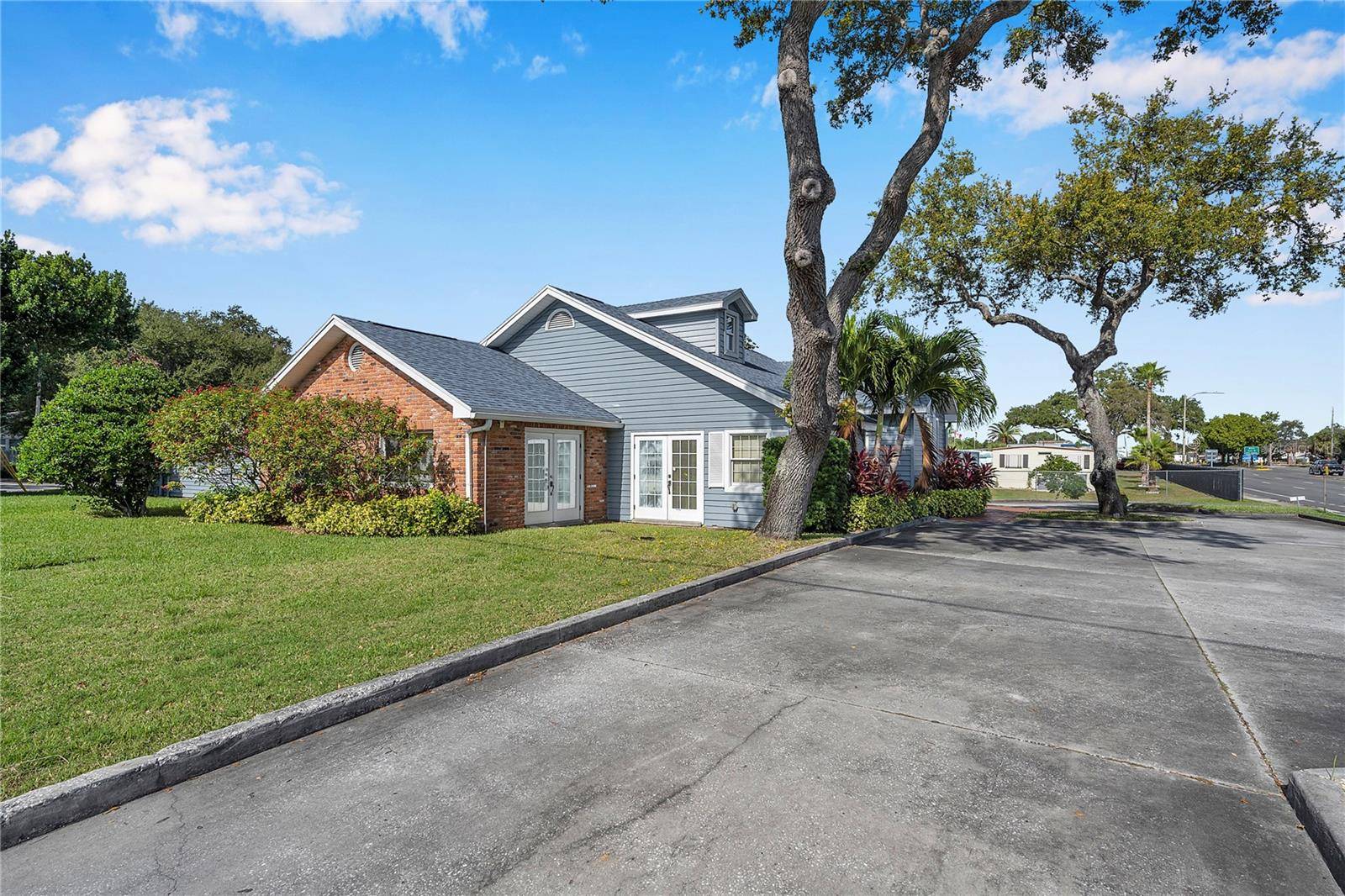 Seminole, FL 33772,8200 SEMINOLE BLVD
