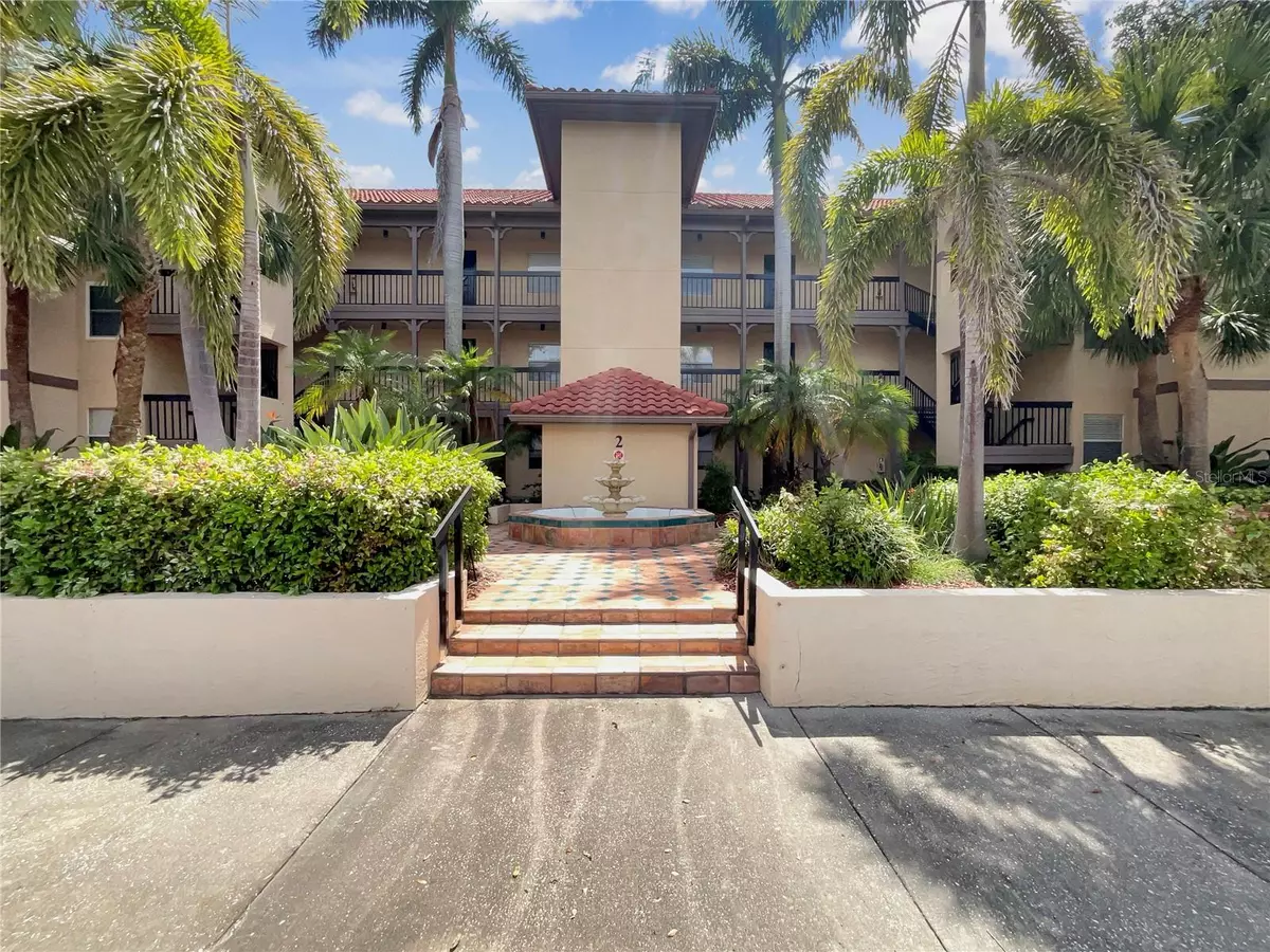 Clearwater, FL 33762,2400 FEATHER SOUND DR #211