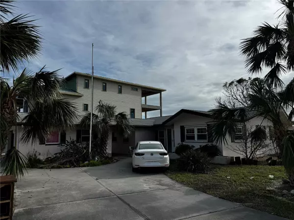 11480 4TH ST E, Treasure Island, FL 33706