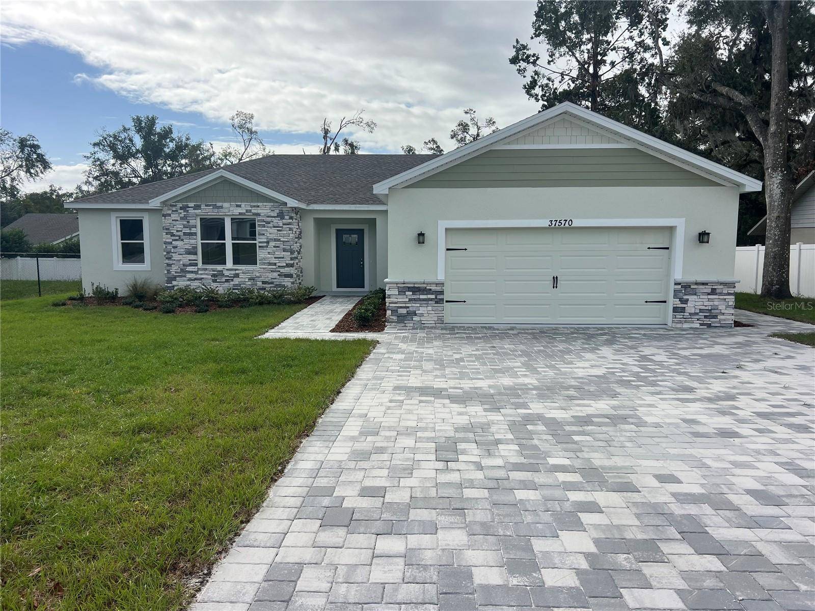Dade City, FL 33525,37570 TERI CT