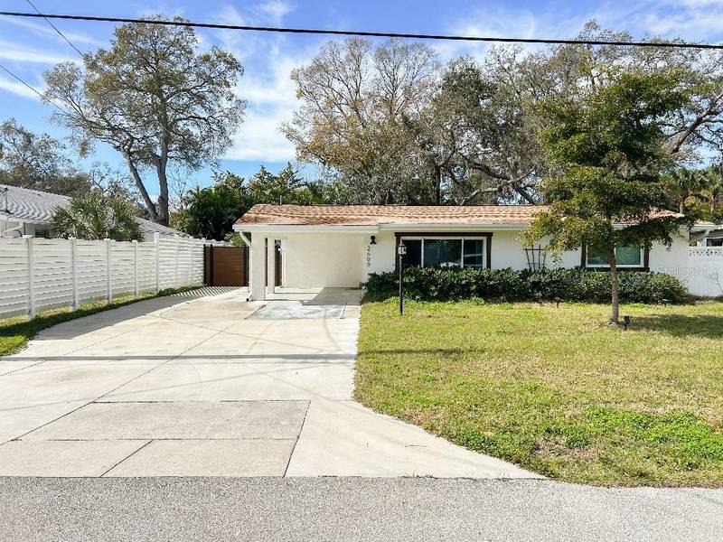 2600 ROBINSON AVE, Sarasota, FL 34232