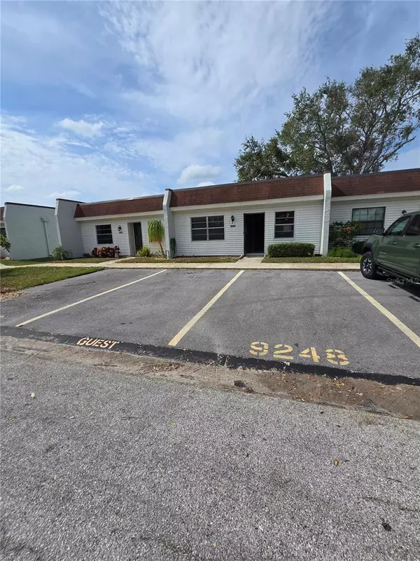 Seminole, FL 33776,9248 OAKWOOD LN