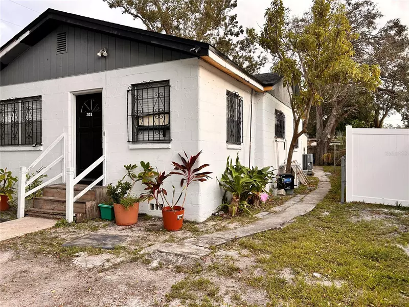 3102 W LEROY ST #A, Tampa, FL 33607