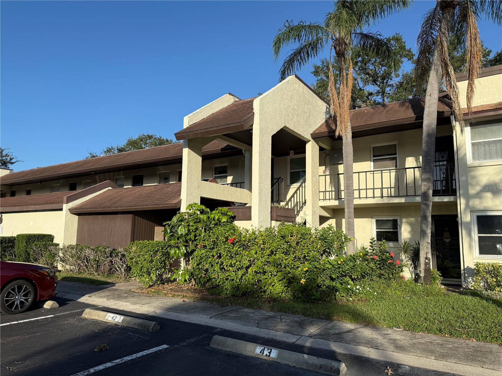 1100 E BAY DR #42, Largo, FL 33770