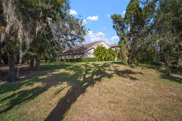 Lithia, FL 33547,15603 SUNSET RUN LN