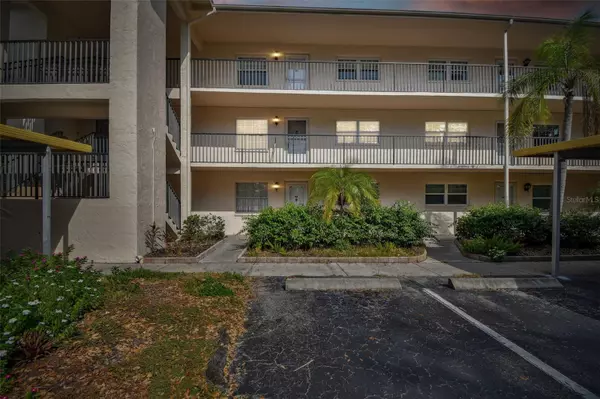 820 VIRGINIA ST #202, Dunedin, FL 34698