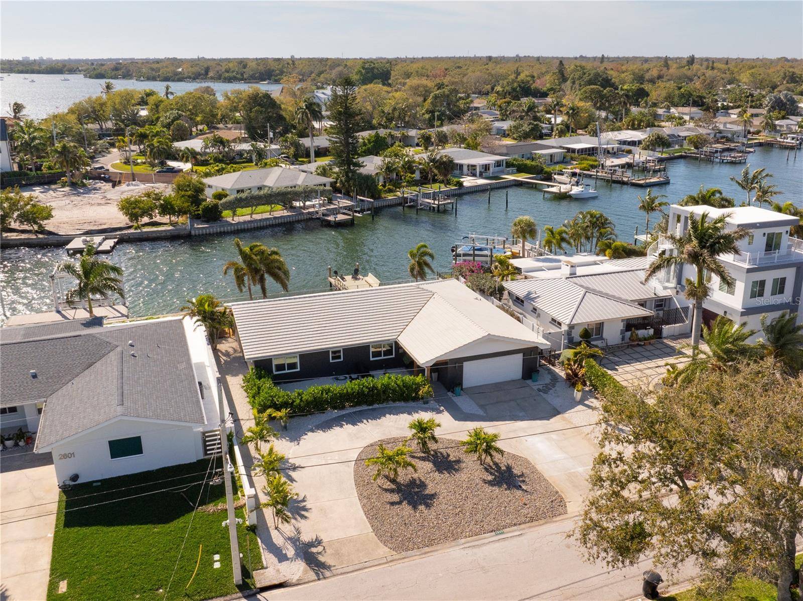 St Petersburg, FL 33705,2599 W BAY ISLE DR SE