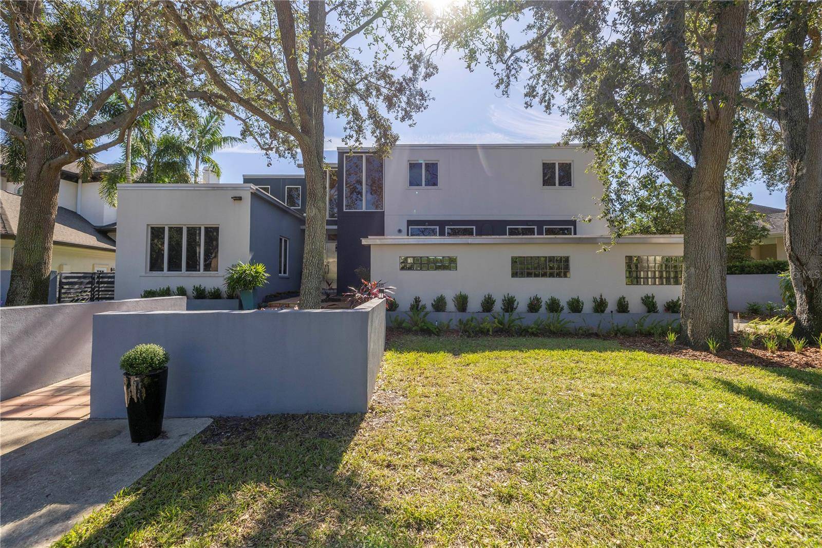 838 MONTEREY BLVD NE, St Petersburg, FL 33704