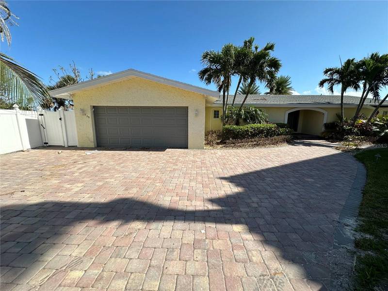 239 PUNTA VISTA DR, St Pete Beach, FL 33706